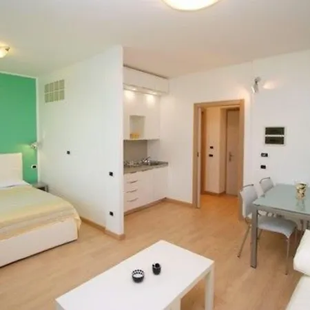 ホテル ローマ トリエステ