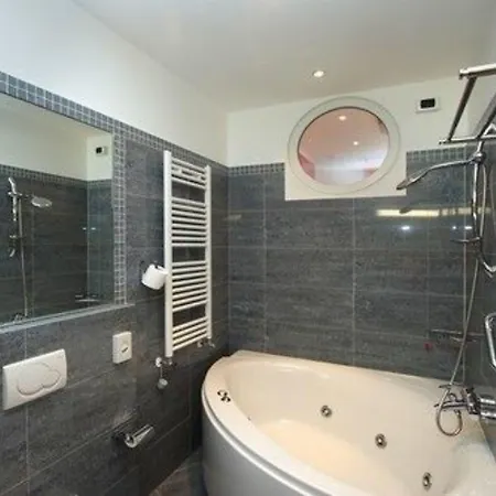 Roma Ξενοδοχείο Τεργέστη