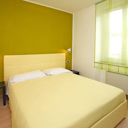 Отель Roma 3*